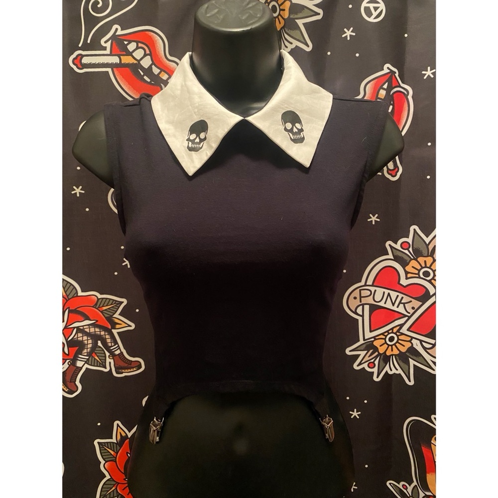 Black Skull White Collar Girls Crop Top With Garters